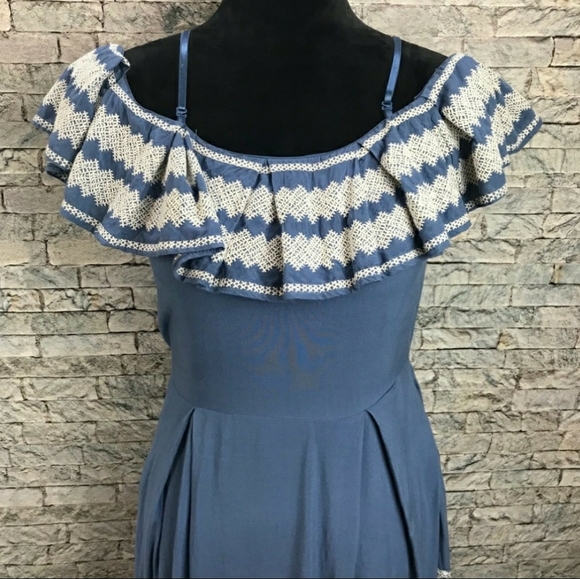 NWT Romeo + Juliet Couture Dress - Picture 2 of 5